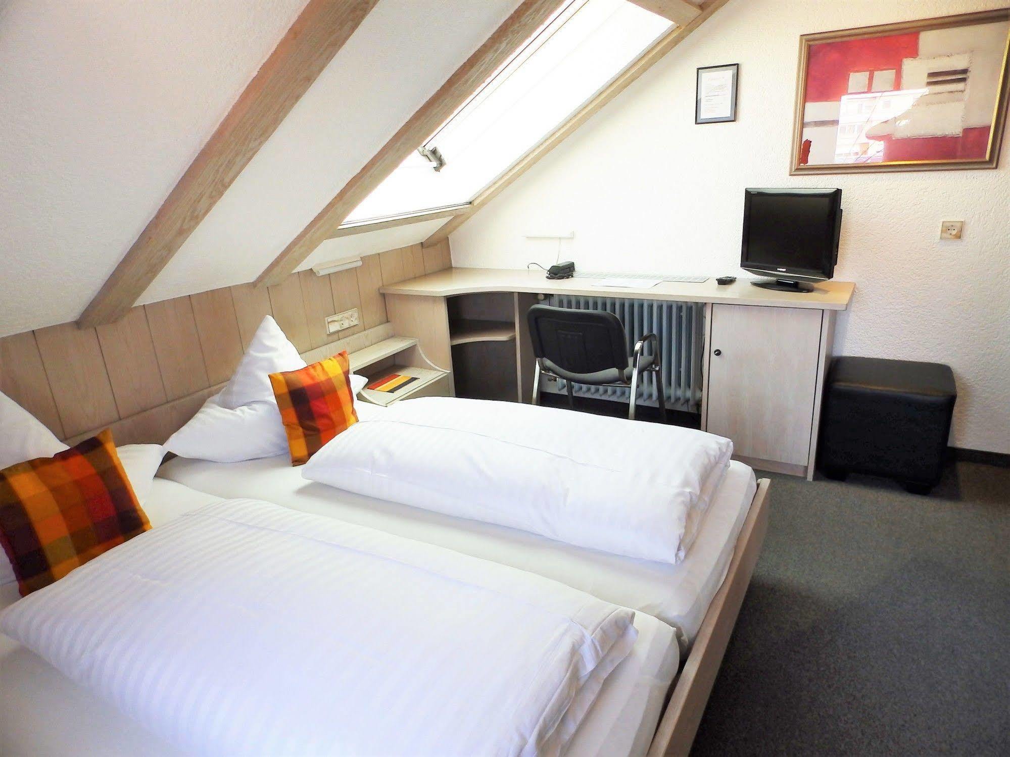 H41 Inn Hotel Garni Freiburg (Adults Only) Gundelfingen  Bagian luar foto