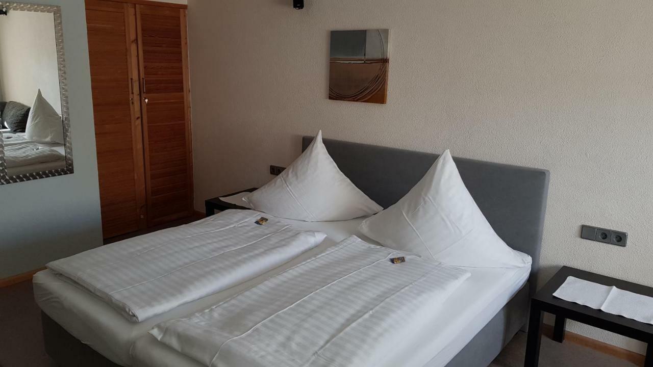 H41 Inn Hotel Garni Freiburg (Adults Only) Gundelfingen  Bagian luar foto
